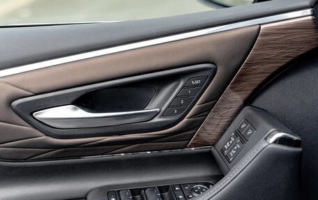 Toyota Alphard, 2024 год, 12 990 000 рублей, 17 фотография