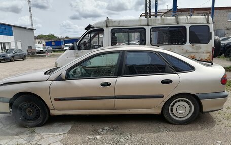 Renault Laguna II, 2000 год, 155 000 рублей, 2 фотография