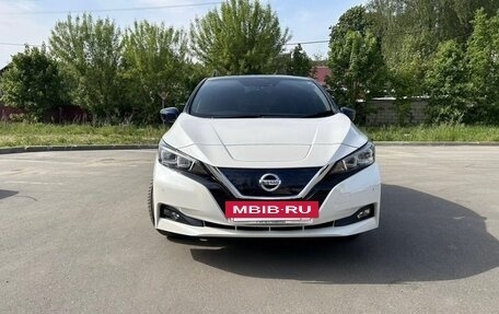Nissan Leaf II, 2018 год, 1 373 000 рублей, 4 фотография