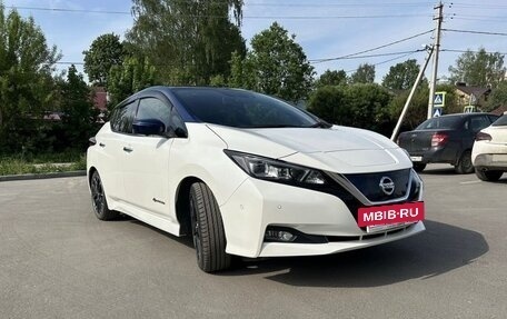 Nissan Leaf II, 2018 год, 1 373 000 рублей, 2 фотография