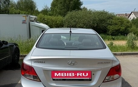 Hyundai Solaris II рестайлинг, 2012 год, 800 000 рублей, 3 фотография