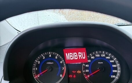 Hyundai Solaris II рестайлинг, 2012 год, 800 000 рублей, 8 фотография