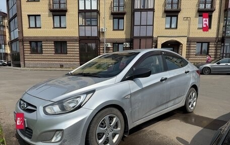 Hyundai Solaris II рестайлинг, 2012 год, 800 000 рублей, 2 фотография