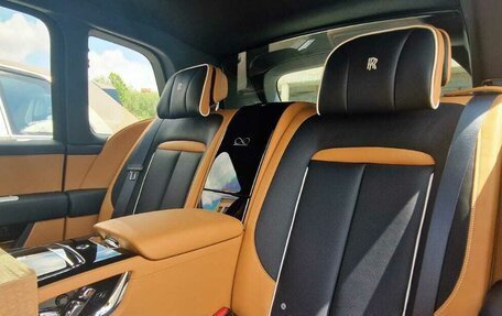 Rolls-Royce Cullinan, 2025 год, 84 000 000 рублей, 6 фотография