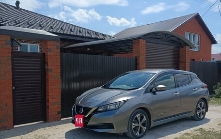 Nissan Leaf II, 2018 год, 1 990 000 рублей, 1 фотография