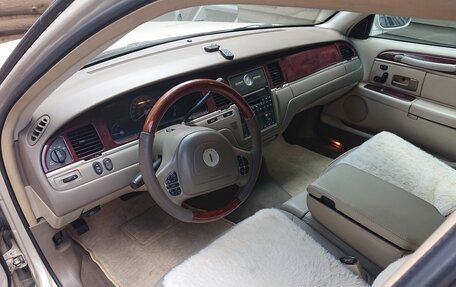 Lincoln Town Car III рестайлинг, 2002 год, 2 500 000 рублей, 6 фотография
