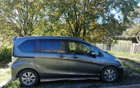 Honda Freed I, 2013 год, 1 220 000 рублей, 7 фотография