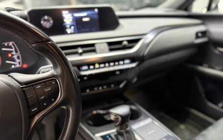 Lexus UX I, 2019 год, 2 900 000 рублей, 17 фотография