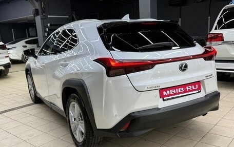Lexus UX I, 2019 год, 2 900 000 рублей, 6 фотография