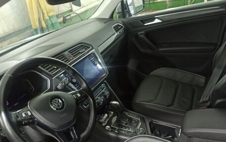 Volkswagen Tiguan II, 2020 год, 3 200 000 рублей, 3 фотография