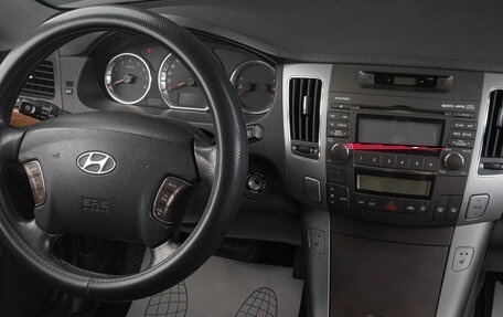 Hyundai Sonata VI, 2010 год, 819 000 рублей, 16 фотография