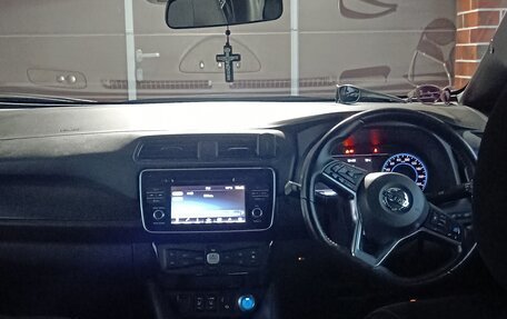 Nissan Leaf II, 2018 год, 1 990 000 рублей, 6 фотография