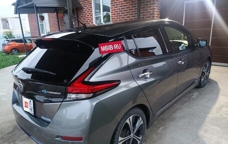 Nissan Leaf II, 2018 год, 1 990 000 рублей, 7 фотография