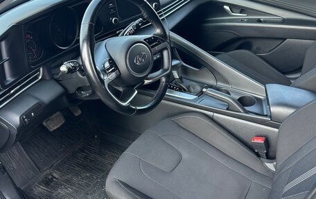 Hyundai Elantra, 2021 год, 1 800 000 рублей, 10 фотография