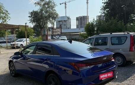 Hyundai Elantra, 2021 год, 1 800 000 рублей, 4 фотография