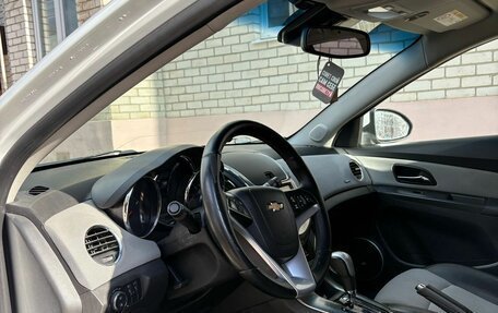 Chevrolet Cruze II, 2014 год, 900 000 рублей, 9 фотография