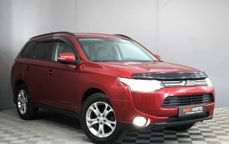 Mitsubishi Outlander III рестайлинг 3, 2013 год, 1 250 000 рублей, 4 фотография