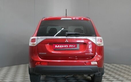 Mitsubishi Outlander III рестайлинг 3, 2013 год, 1 250 000 рублей, 6 фотография