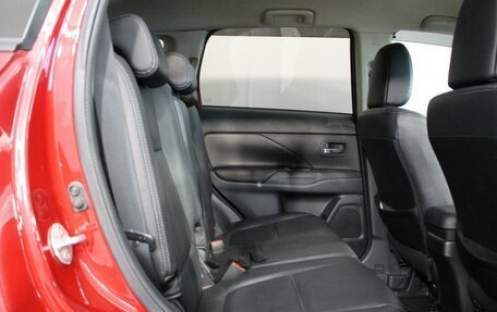 Mitsubishi Outlander III рестайлинг 3, 2013 год, 1 250 000 рублей, 16 фотография