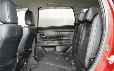 Mitsubishi Outlander III рестайлинг 3, 2013 год, 1 250 000 рублей, 17 фотография