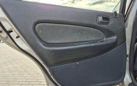 Mazda 323, 1998 год, 240 000 рублей, 14 фотография