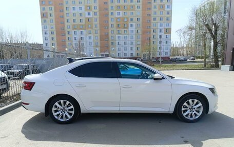 Skoda Superb III рестайлинг, 2018 год, 1 800 000 рублей, 3 фотография