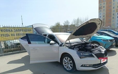 Skoda Superb III рестайлинг, 2018 год, 1 800 000 рублей, 8 фотография