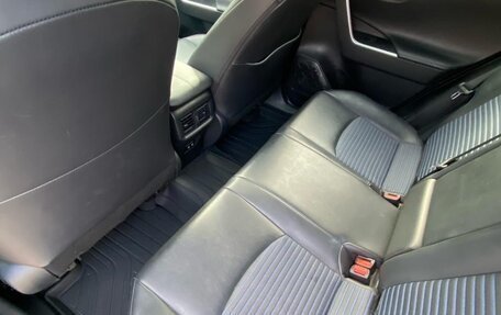 Toyota RAV4, 2020 год, 3 550 000 рублей, 9 фотография