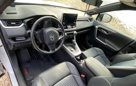 Toyota RAV4, 2020 год, 3 550 000 рублей, 7 фотография