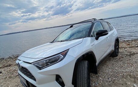 Toyota RAV4, 2020 год, 3 550 000 рублей, 6 фотография