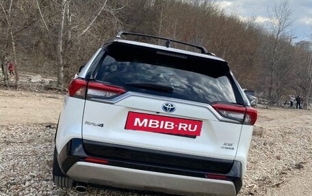 Toyota RAV4, 2020 год, 3 550 000 рублей, 18 фотография