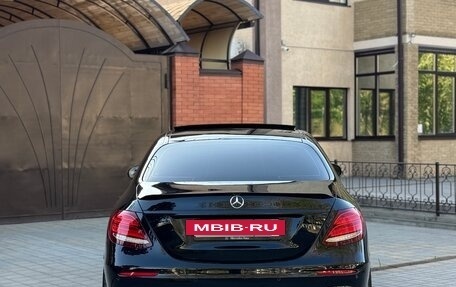Mercedes-Benz E-Класс, 2019 год, 3 950 000 рублей, 7 фотография