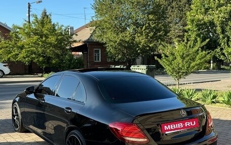 Mercedes-Benz E-Класс, 2019 год, 3 950 000 рублей, 3 фотография