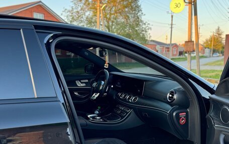 Mercedes-Benz E-Класс, 2019 год, 3 950 000 рублей, 18 фотография
