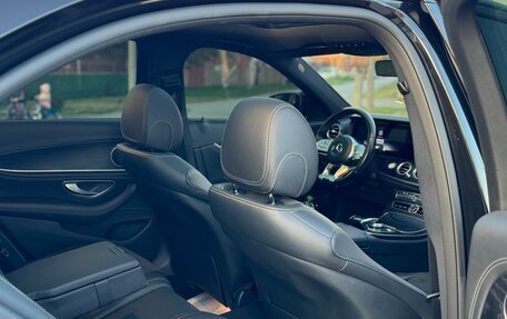 Mercedes-Benz E-Класс, 2019 год, 3 950 000 рублей, 17 фотография