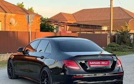 Mercedes-Benz E-Класс, 2019 год, 3 950 000 рублей, 12 фотография