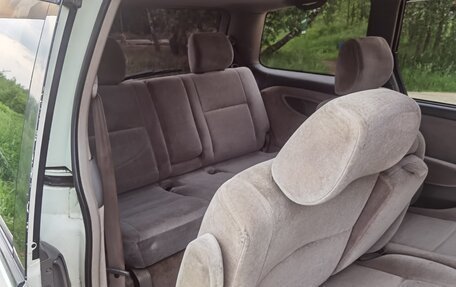 Toyota Estima III рестайлинг -2, 2002 год, 899 000 рублей, 21 фотография