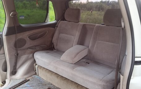 Toyota Estima III рестайлинг -2, 2002 год, 899 000 рублей, 29 фотография