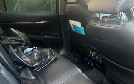 Toyota Camry, 2018 год, 2 990 000 рублей, 3 фотография