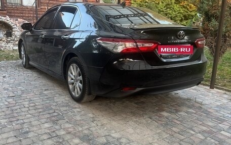 Toyota Camry, 2018 год, 2 990 000 рублей, 5 фотография