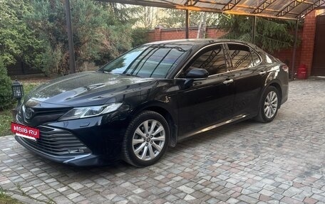 Toyota Camry, 2018 год, 2 990 000 рублей, 6 фотография