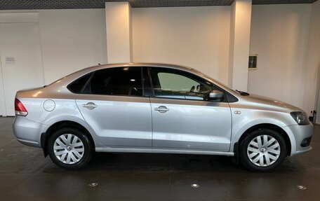 Volkswagen Polo VI (EU Market), 2011 год, 965 000 рублей, 2 фотография