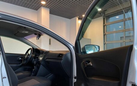 Volkswagen Polo VI (EU Market), 2011 год, 965 000 рублей, 27 фотография