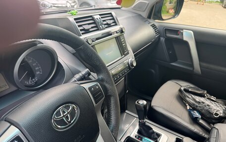 Toyota Land Cruiser Prado 150 рестайлинг 2, 2014 год, 3 100 000 рублей, 8 фотография