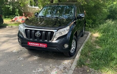 Toyota Land Cruiser Prado 150 рестайлинг 2, 2014 год, 3 100 000 рублей, 2 фотография