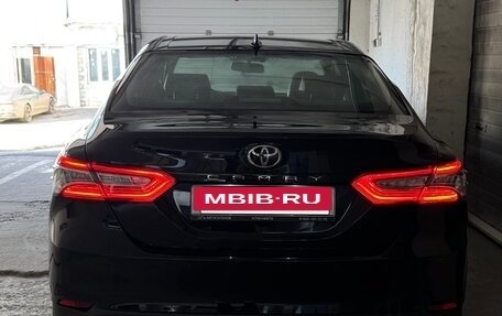 Toyota Camry, 2021 год, 3 370 000 рублей, 4 фотография