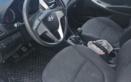 Hyundai Solaris II рестайлинг, 2014 год, 460 000 рублей, 5 фотография