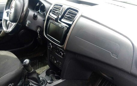 Renault Sandero II рестайлинг, 2018 год, 800 000 рублей, 1 фотография