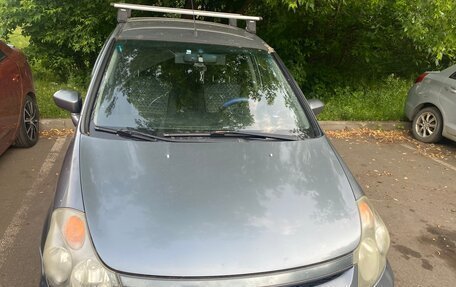 Honda Stream I рестайлинг, 2004 год, 600 000 рублей, 7 фотография