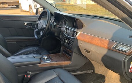Mercedes-Benz E-Класс, 2011 год, 1 270 000 рублей, 9 фотография